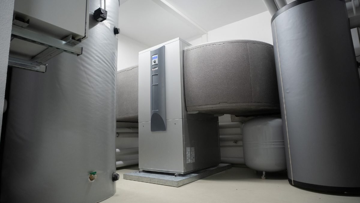 Module interieur de pompe a chaleur et ballons de stockage